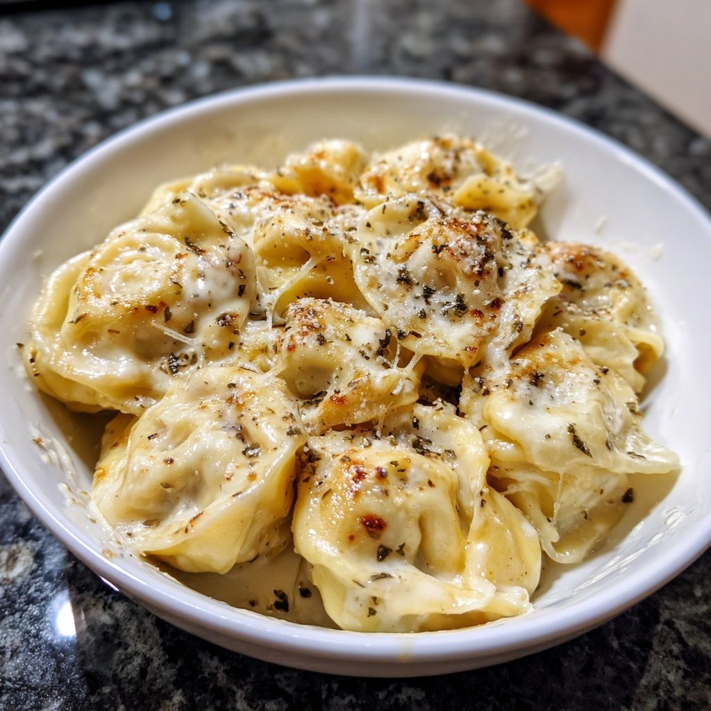 Gefüllte Tortellini mit Parmesancreme